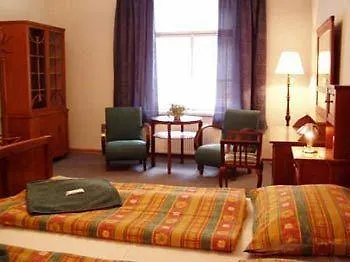 Platan Pension Praag 3*,
